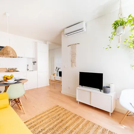 Monsanto Hill House - No. 565 R/c E Apartament